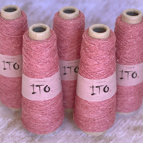 Filato Ito Kinu plum 366, bagno K3233C